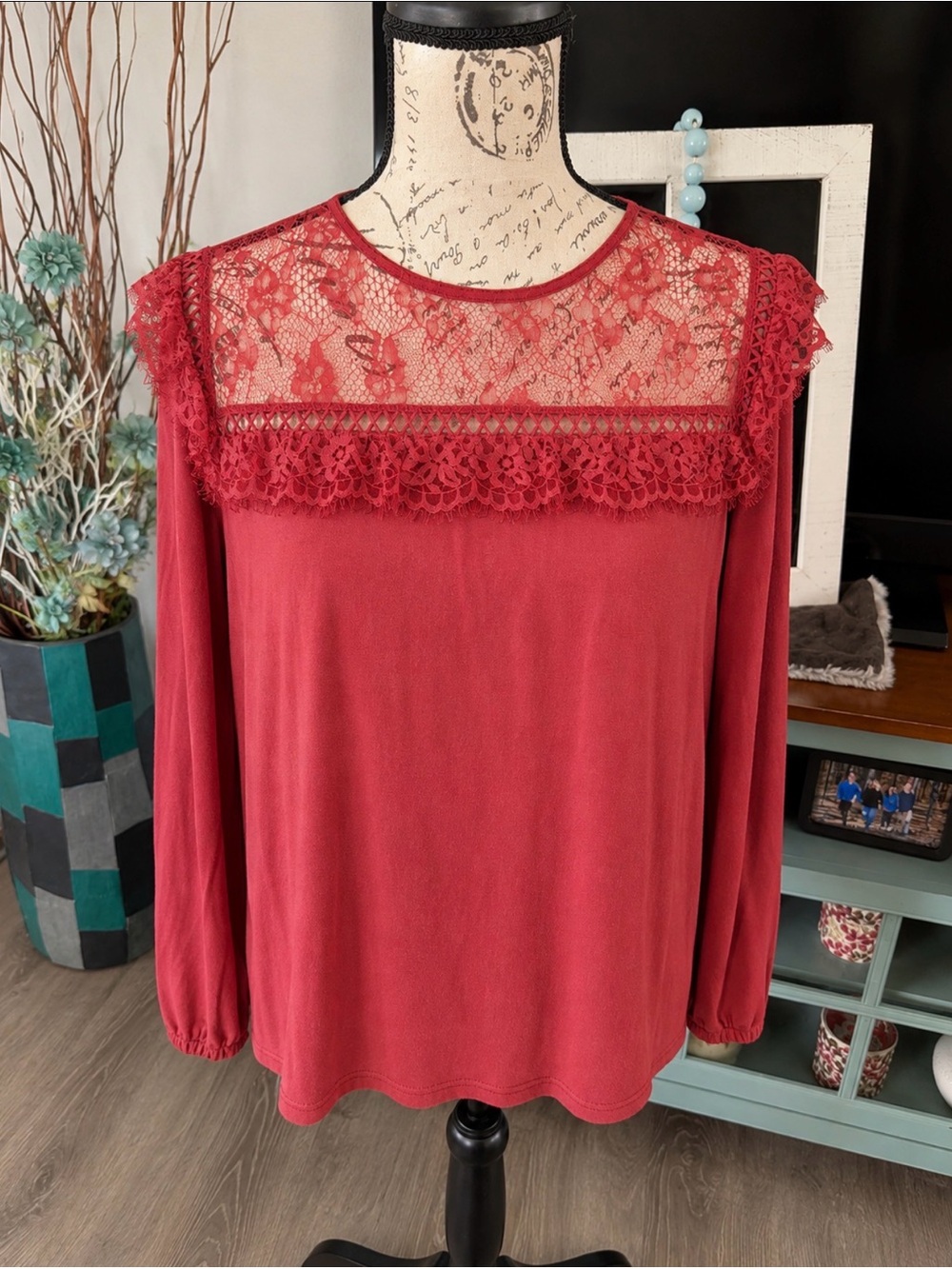 Xhilaration Lace Yoke Long Sleeve Tunic Coral/Rust Large